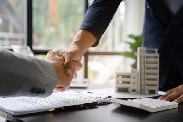 AdobeStock_563947801 - Commercial Purchase-600 Commercial property purchase in Scotland - Fords Daly Legal advises on buying business premises in Fife