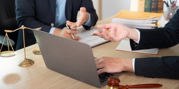 shutterstock_2659573161 - Family Law Briging - Separation and Divorce-600 Solicitor providing supportive divorce advice to a client in Scotland